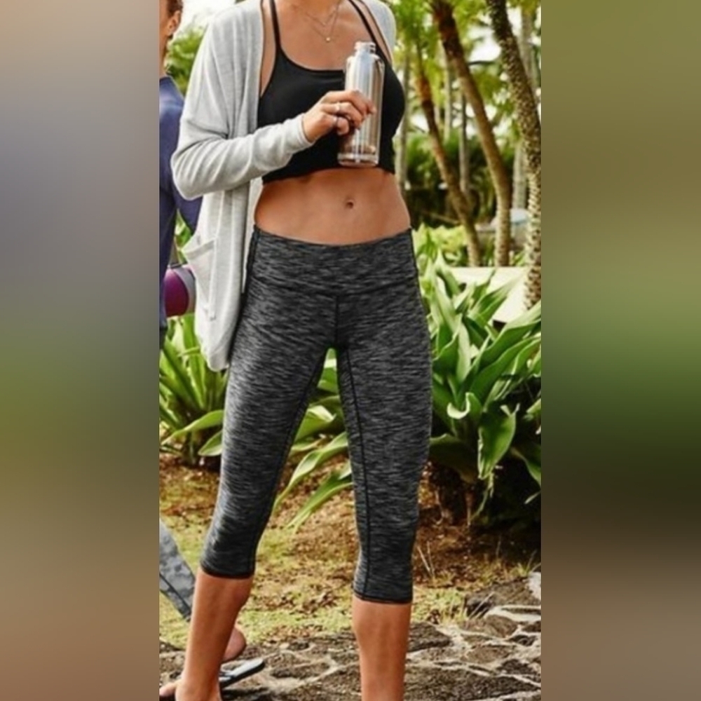 Athleta Chaturanga Energy Crops Space Dye Women's Small S Grey Black Leggings